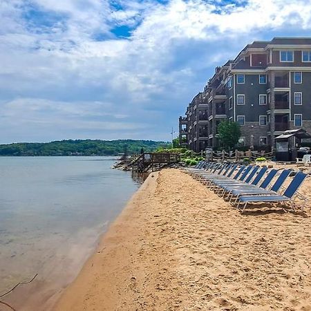 Tamarack Lodge トラバーズ・シティ エクステリア 写真