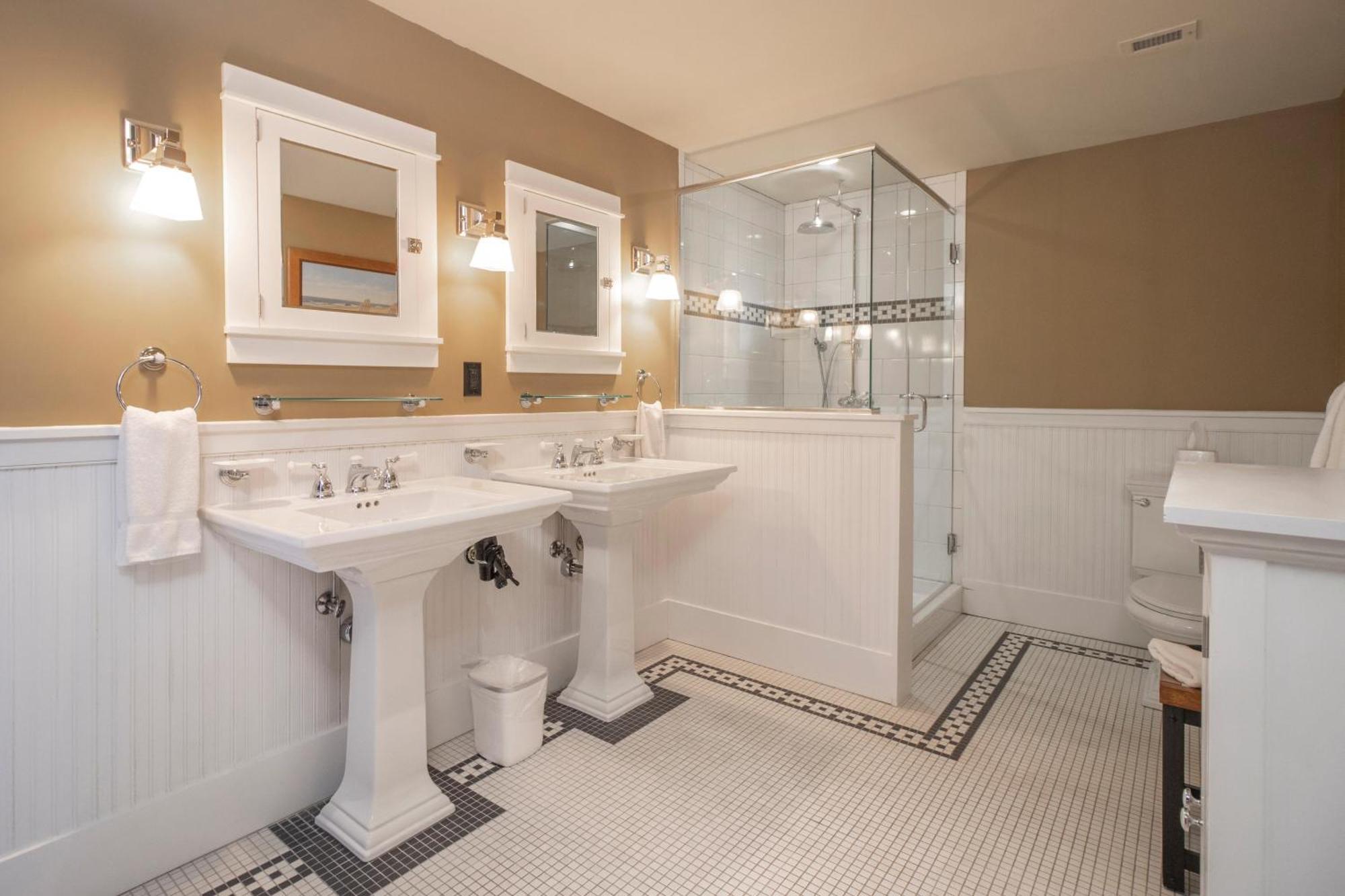 Tamarack Lodge トラバーズ・シティ 部屋 写真
