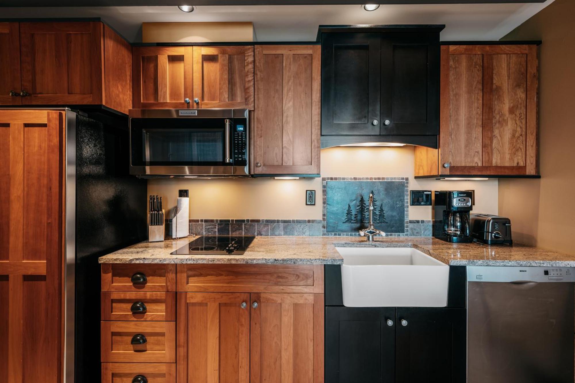 Tamarack Lodge トラバーズ・シティ 部屋 写真