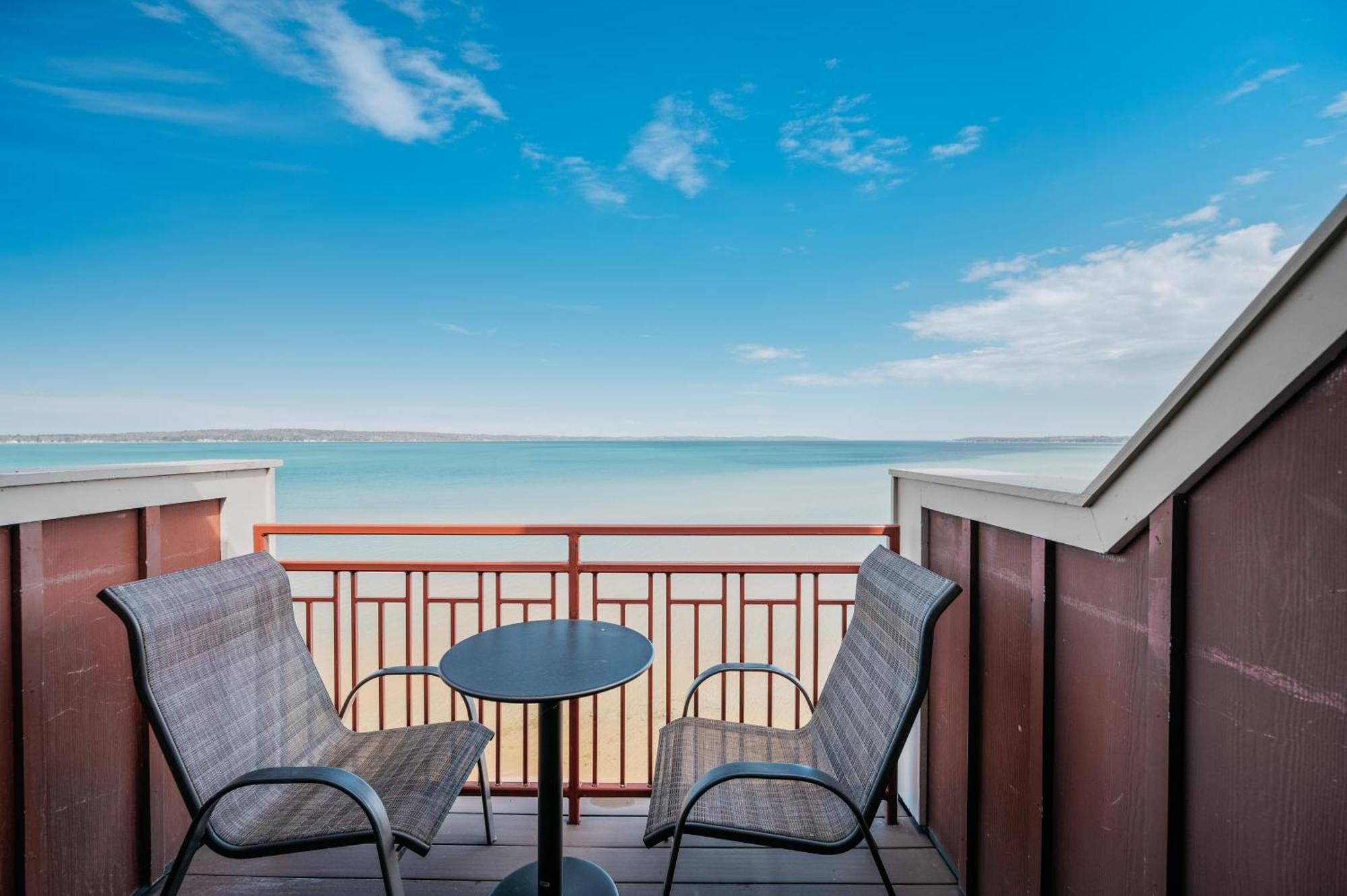 Tamarack Lodge トラバーズ・シティ 部屋 写真