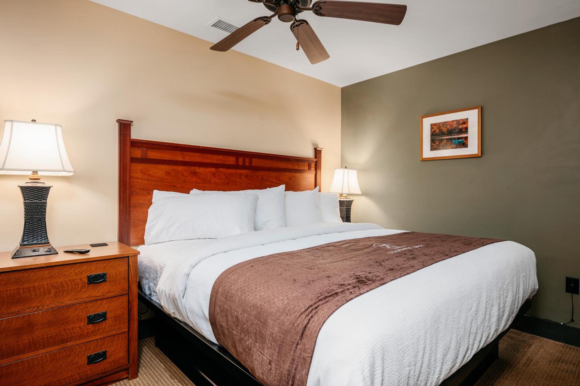 Tamarack Lodge トラバーズ・シティ 部屋 写真