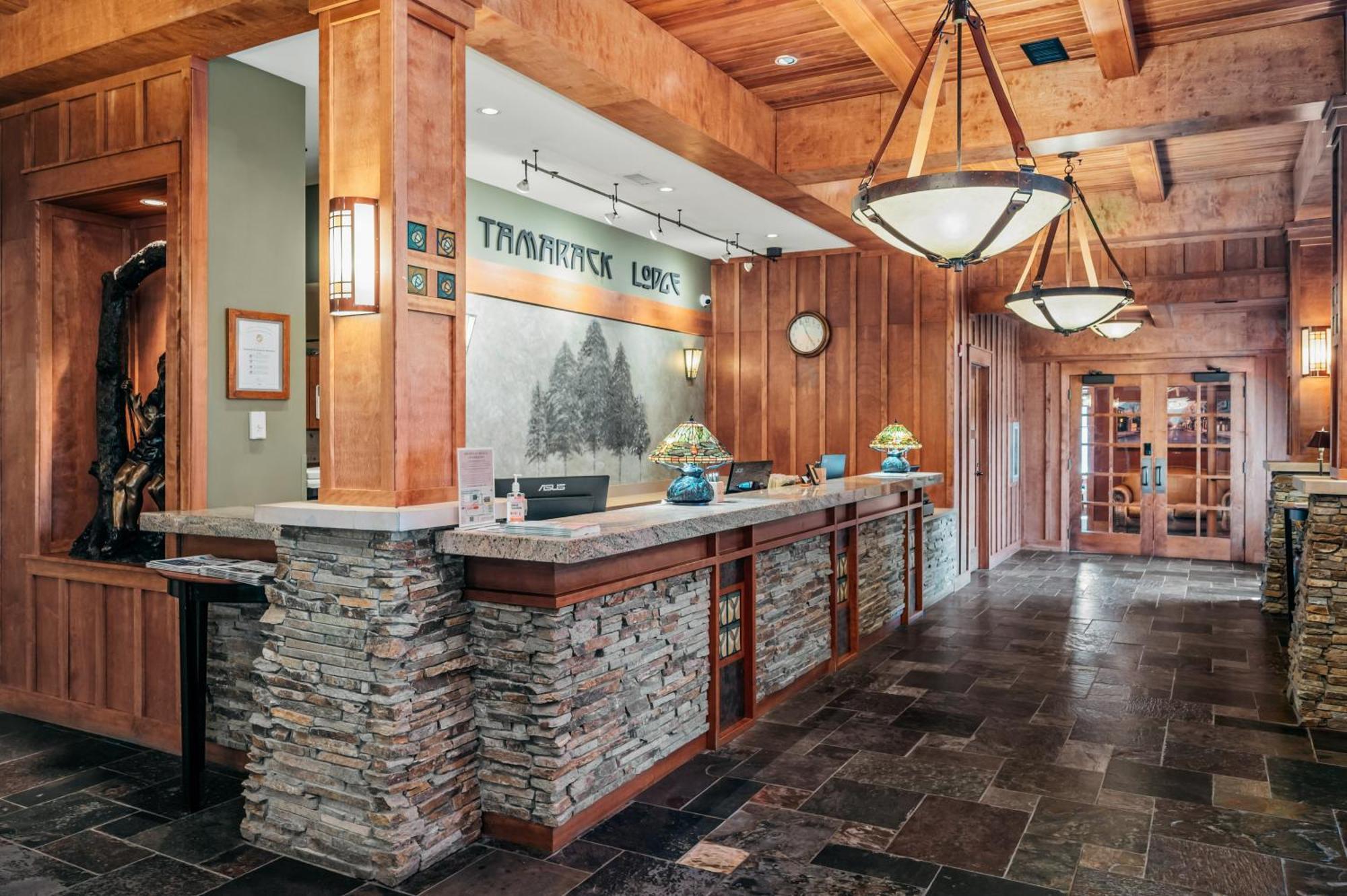 Tamarack Lodge トラバーズ・シティ エクステリア 写真